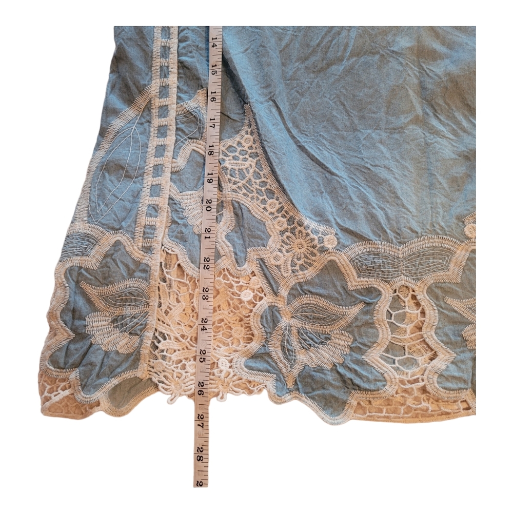 Chico's Chambray Crochet Embroidered Top Size Chico's  2 - Picture 8 of 10